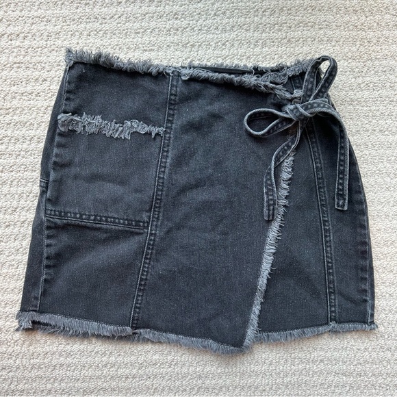 Urban Outfitters BDG Frayed Wrap Denim Mini Skirt - Picture 1 of 11